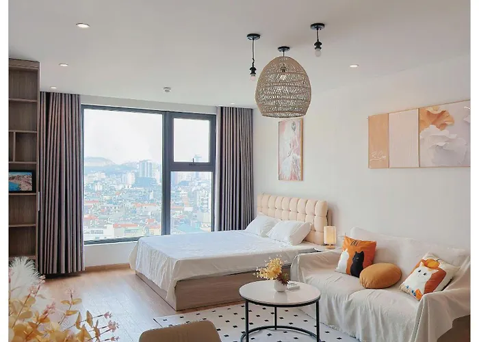 By's House- Ho View Bien Apartment Hạ Long